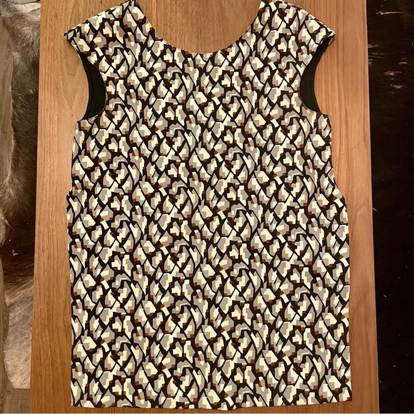 SALE‼️ EUC Zara Top - Picture 2 of 12